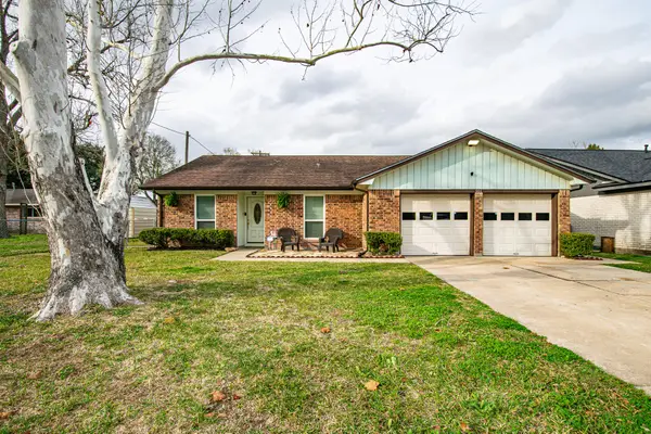 501 Southbend Drive, Alvin, TX 77511