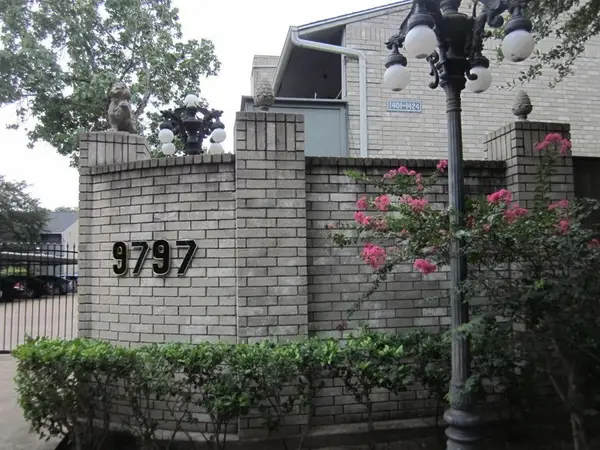 9797 Leawood Boulevard #302, Houston, TX 77099