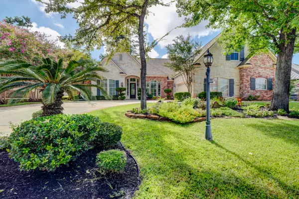 40 W Oaks Court, Montgomery, TX 77356