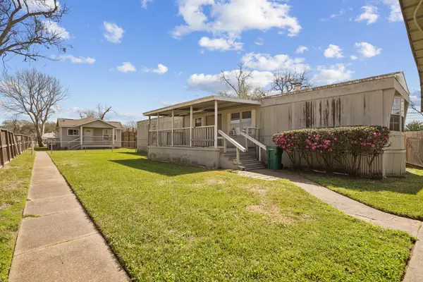 2611 1/2 Violet Street, Pasadena, TX 77503