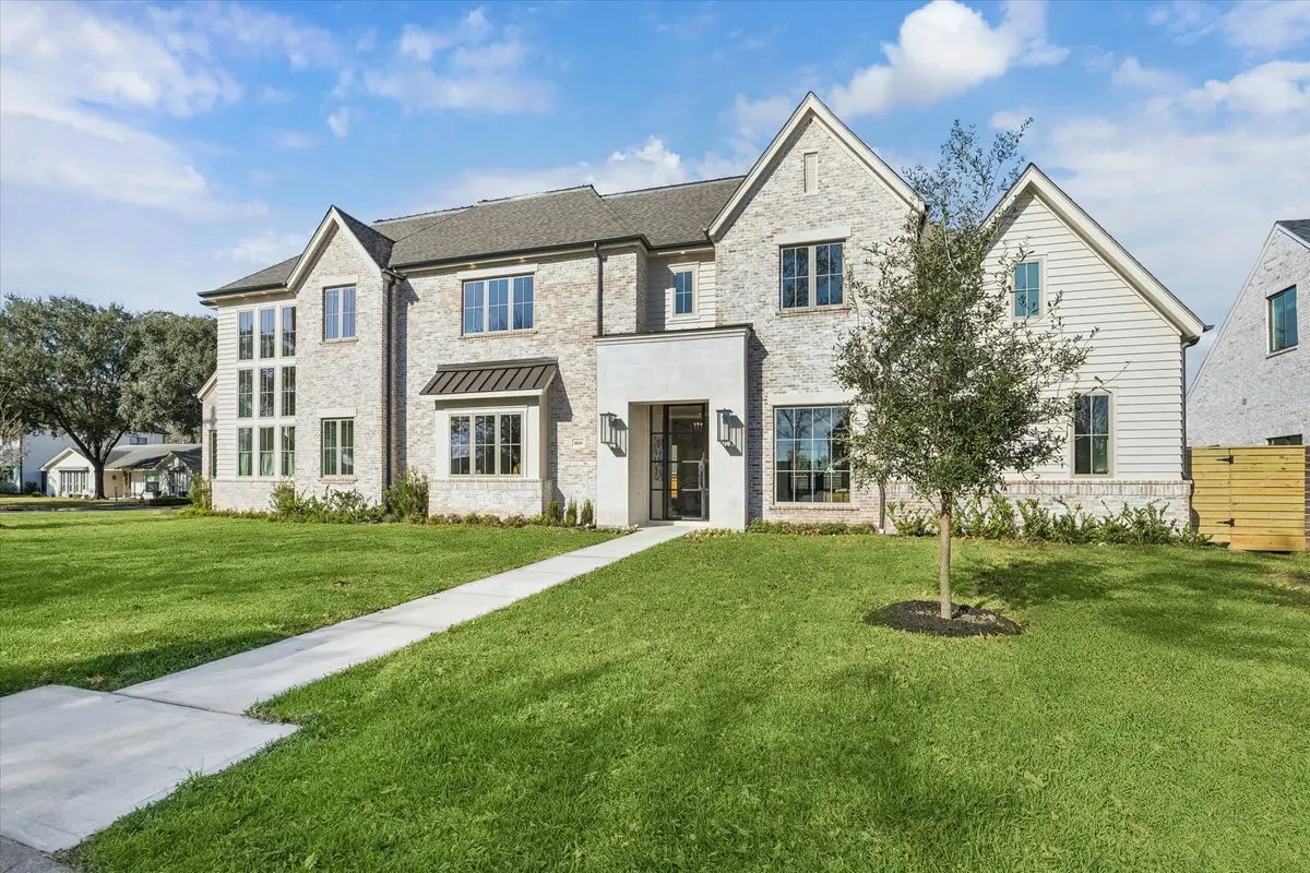 8818 Echo Valley Drive, Spring Valley Village, TX 77055 - Image #1