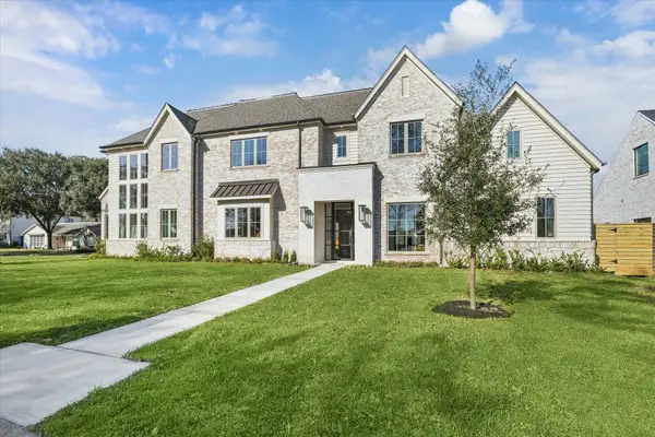 8818 Echo Valley Drive, Spring Valley Village, TX 77055