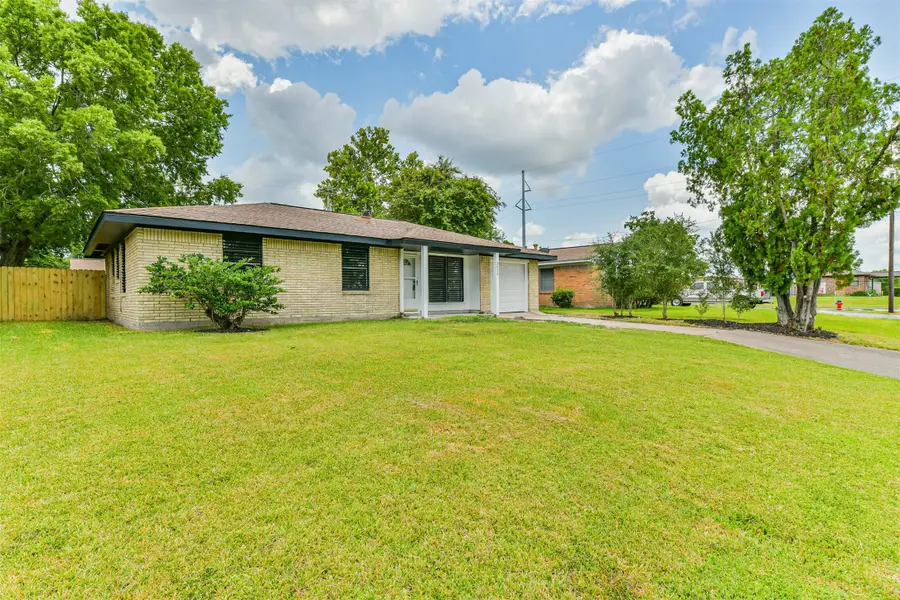 3025 15th Avenue N, Texas City, TX 77590 - Image #2