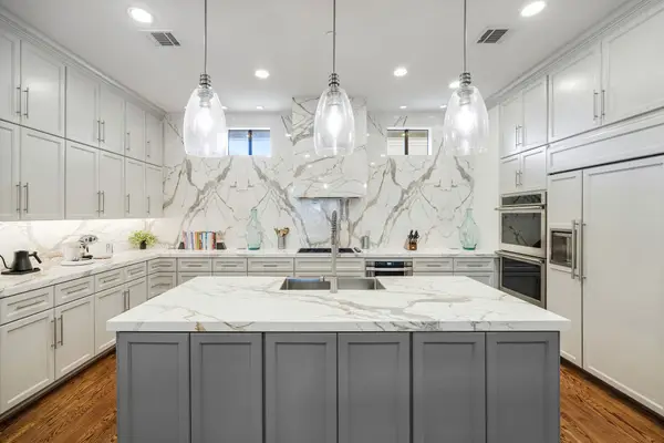 2415 Commonwealth Street, Houston, TX 77006