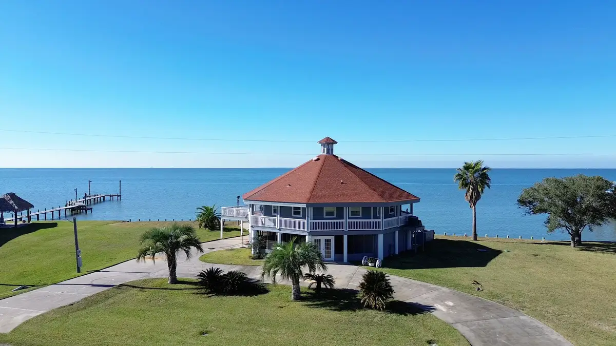 128 White Heron Drive, Anahuac, TX 77514 - Image #1