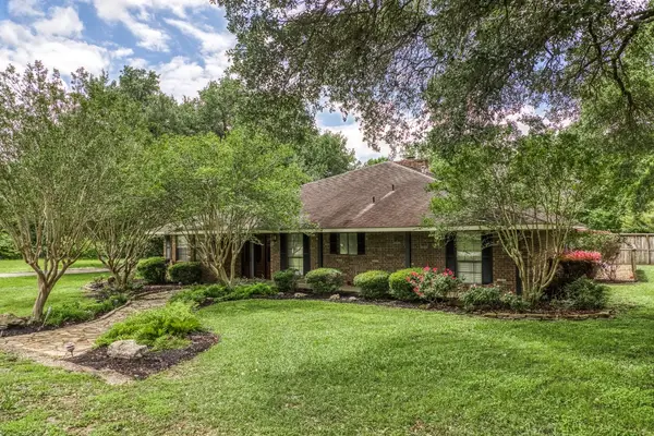 2629 Benton Drive, Brenham, TX 77833