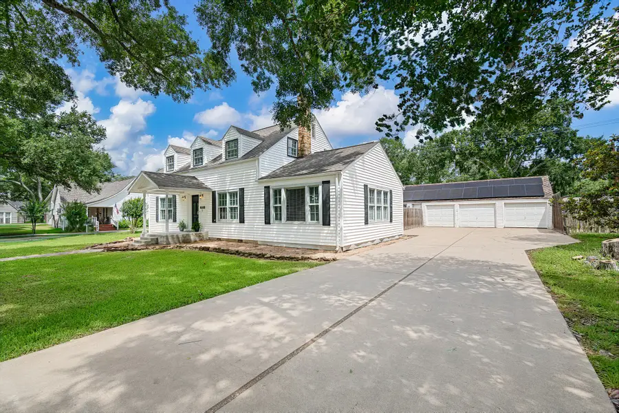 1008 Heights Street, El Campo, TX 77437 - #2