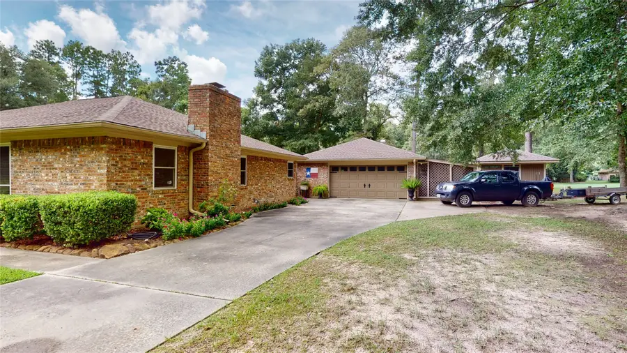 806 Camphor Circle Ne, Village Mills, TX 77663 - Image #2