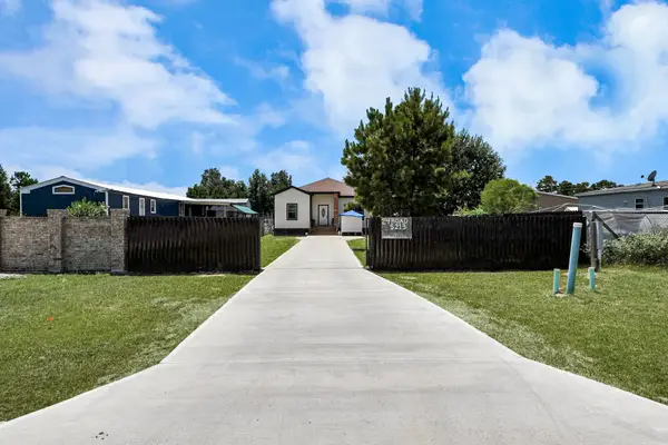 24 Road 5213, Cleveland, TX 77327