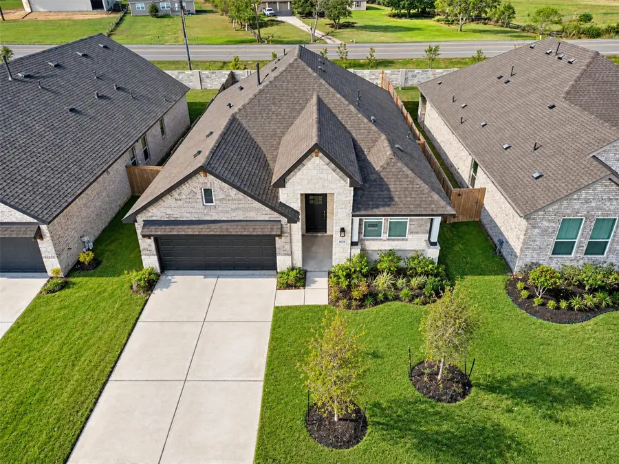 3126 Emerald Hills Drive, Angleton, TX 77515 - #2