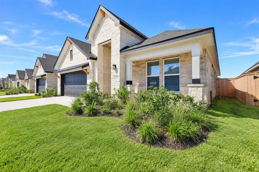 3126 Emerald Hills Drive, Angleton, TX 77515 - #3