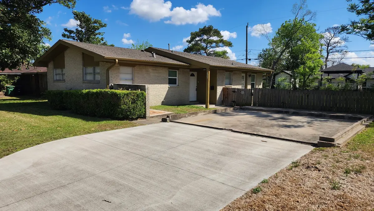 2907 Dragonwick Drive, Houston, TX 77045 - #1