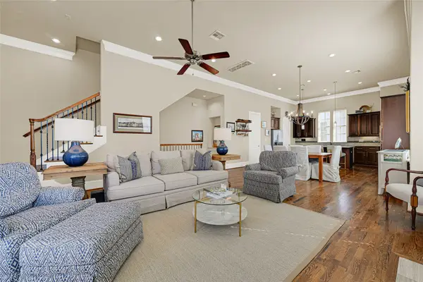 2039 Fannin Station N, Houston, TX 77045