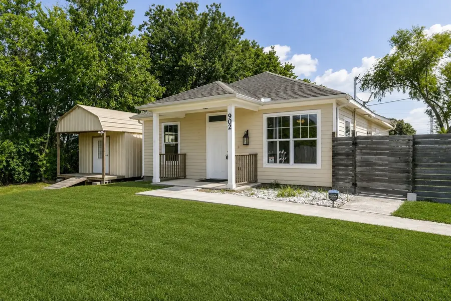 902 Virginia Avenue, League City, TX 77573 - #2