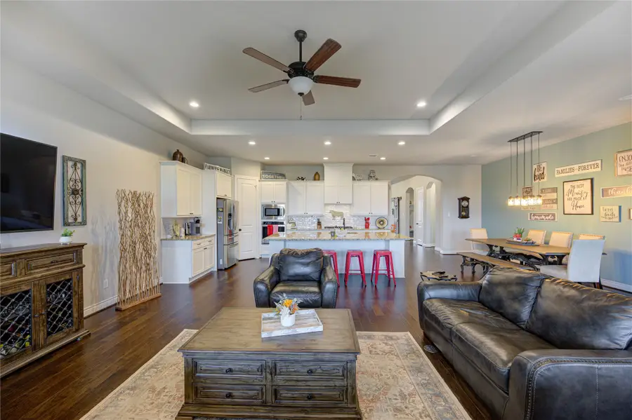 441 Hunters Crossing Drive, Sealy, TX 77474 - #2