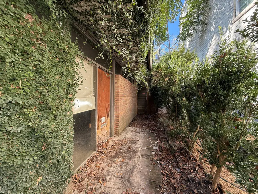 9314 Lugary Drive, Houston, TX 77074 - Image #2