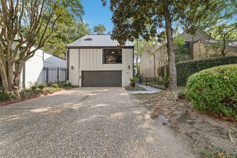 22 Sugarberry Circle, Houston, TX 77024 - Image #2