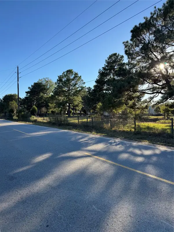 17631 Kickapoo Road, Waller, TX 77484