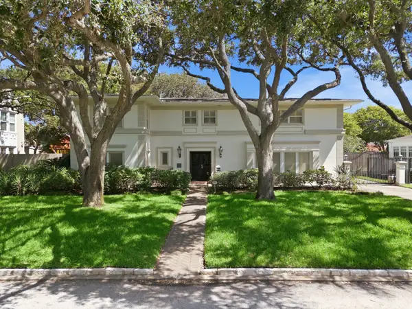 4814 Denver Drive, Galveston, TX 77551