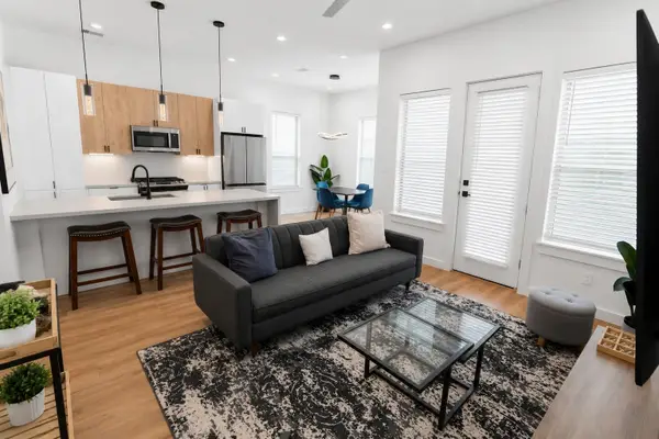 6742 Peerless Street #B, Houston, TX 77021