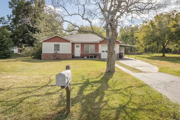 915 Cedar Bayou Road, Baytown, TX 77520