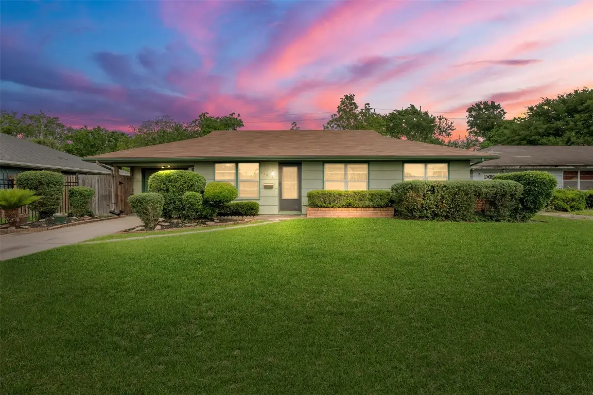 6807 Kingsway Drive, Houston, TX 77087 - #1