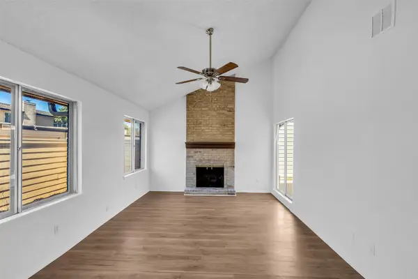 10387 Huntington Place Drive #387, Houston, TX 77099