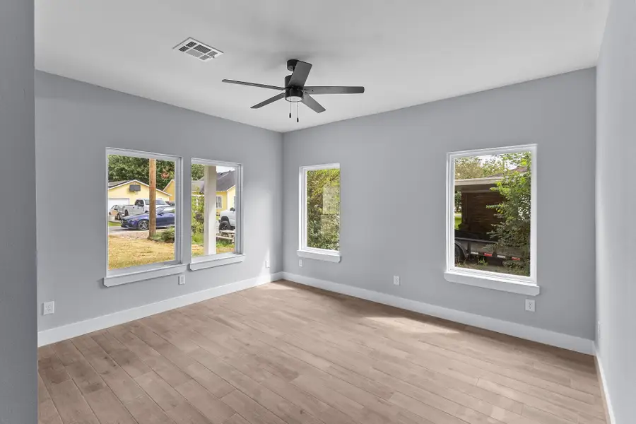 214 S 14th 1/2 St, Nederland, TX 77627 - Image #3