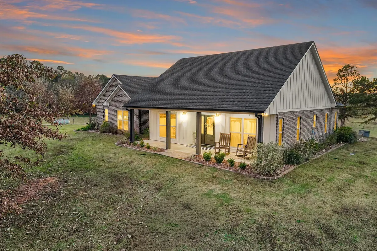 2297 Us Highway 84 Highway W, Mount Enterprise, TX 75681 - Image #1