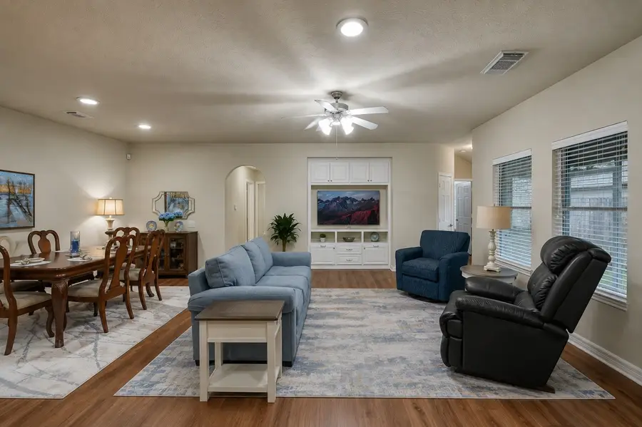 26 Greenwich Place, Conroe, TX 77384 - #3