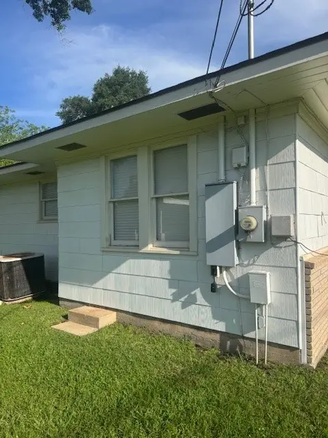 913 Fowlkes Street, Sealy, TX 77474 - #2