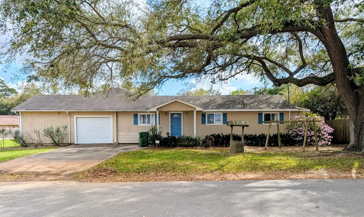 2506 Heights Street, Liberty, TX 77575 - #1