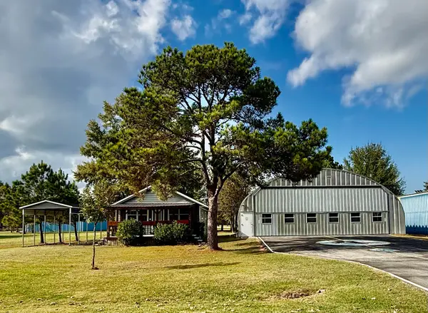 143 W Airway, Livingston, TX 77351