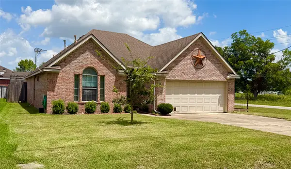 396 Newcom Lane, Sealy, TX 77474