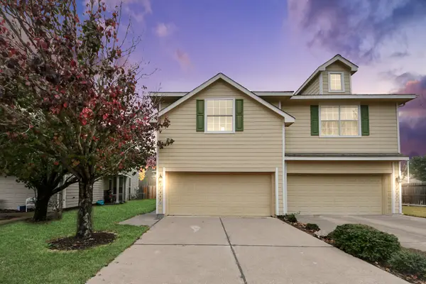 17267 Oakwood Chase Drive, Spring, TX 77379