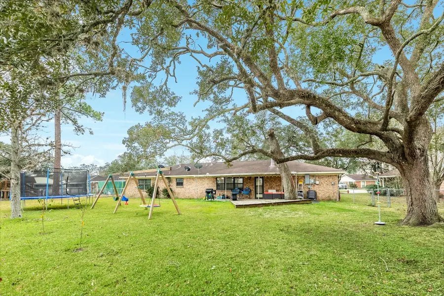 1420 Camellia Drive, Sweeny, TX 77480 - #2