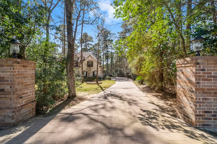 10326 Hunter Creek Lane, Conroe, TX 77304 - Image #2