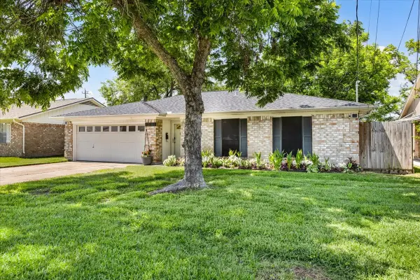 205 W Vaughn Lane, Deer Park, TX 77536