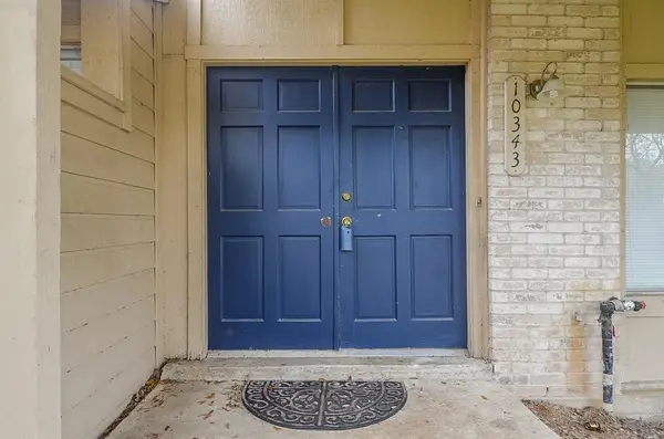 10343 Huntington Place Drive #343, Houston, TX 77099