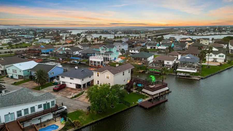 9 S Sandpiper Street, La Marque, TX 77568 - #3