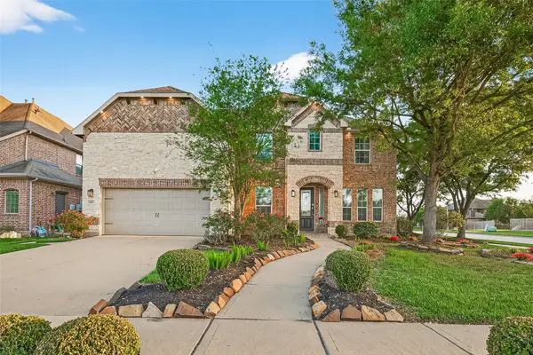 422 Honeysuckle Vine Dr, Rosenberg, TX 77469