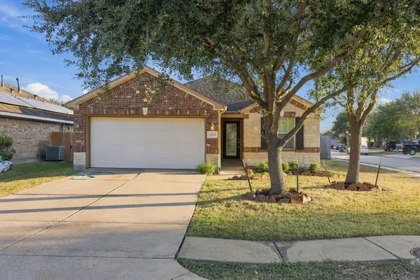 13202 Southern Creek Drive, Pearland, TX 77584