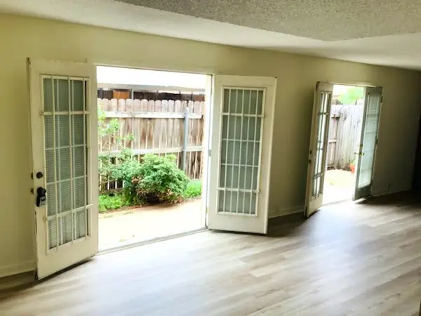 6201 Beverlyhill Street #8, Houston, TX 77057