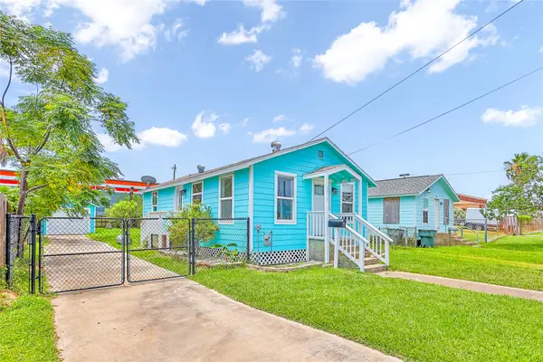5919 Avenue R, Galveston, TX 77551