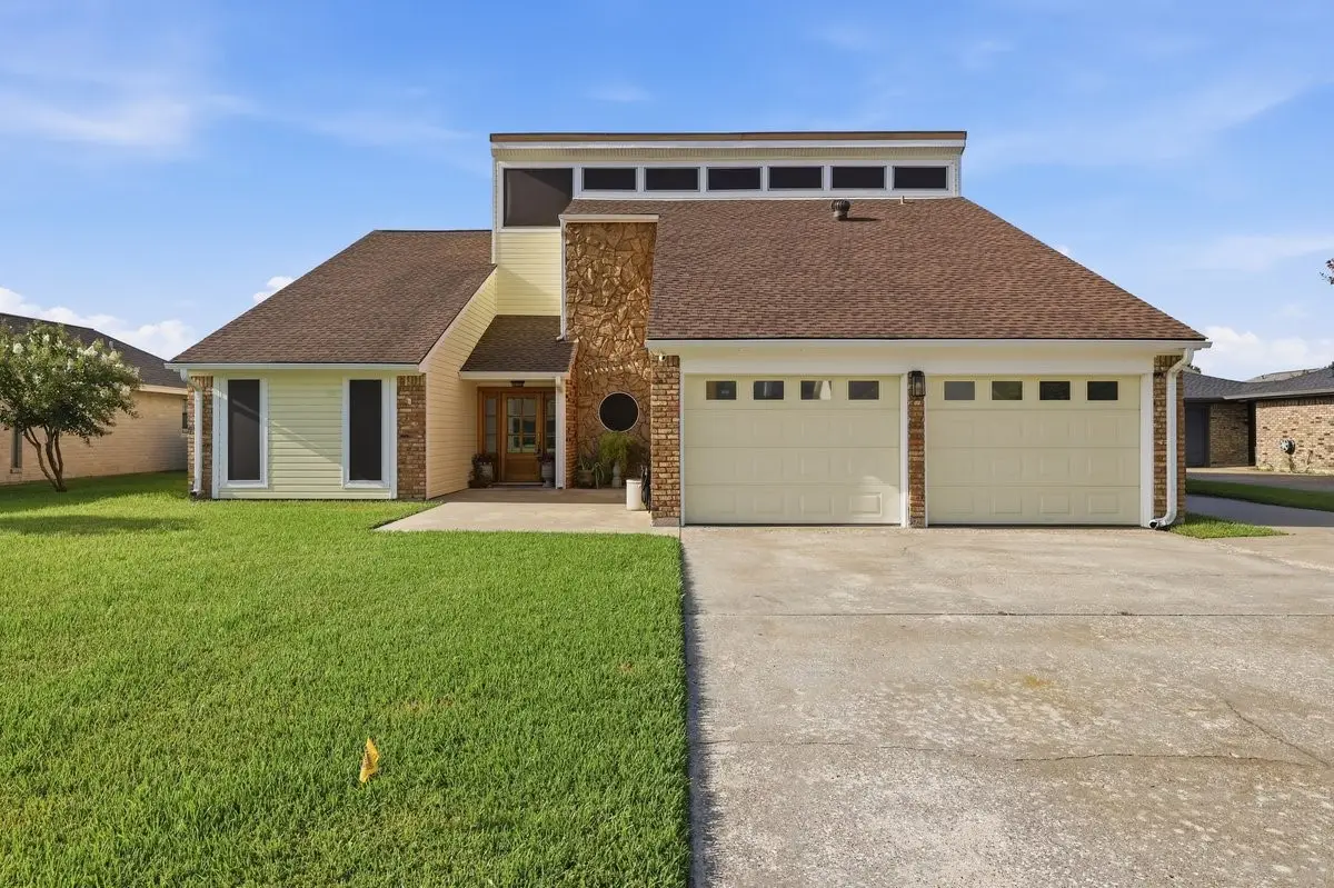 309 Nugent Drive, Port Neches, TX 77651 - #1