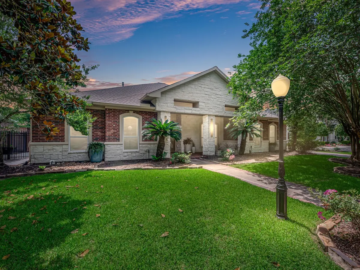 11 Marys Creek Lane, Friendswood, TX 77546 - #1