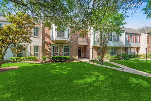 13194 Trail Hollow Drive #3194, Houston, TX 77079