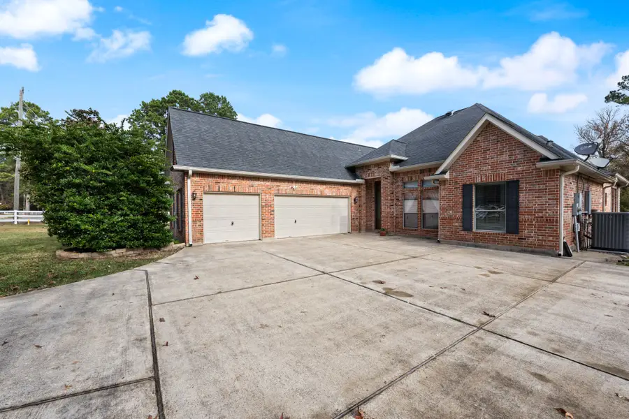 11718 Live Oak Drive, Magnolia, TX 77354 - Image #2
