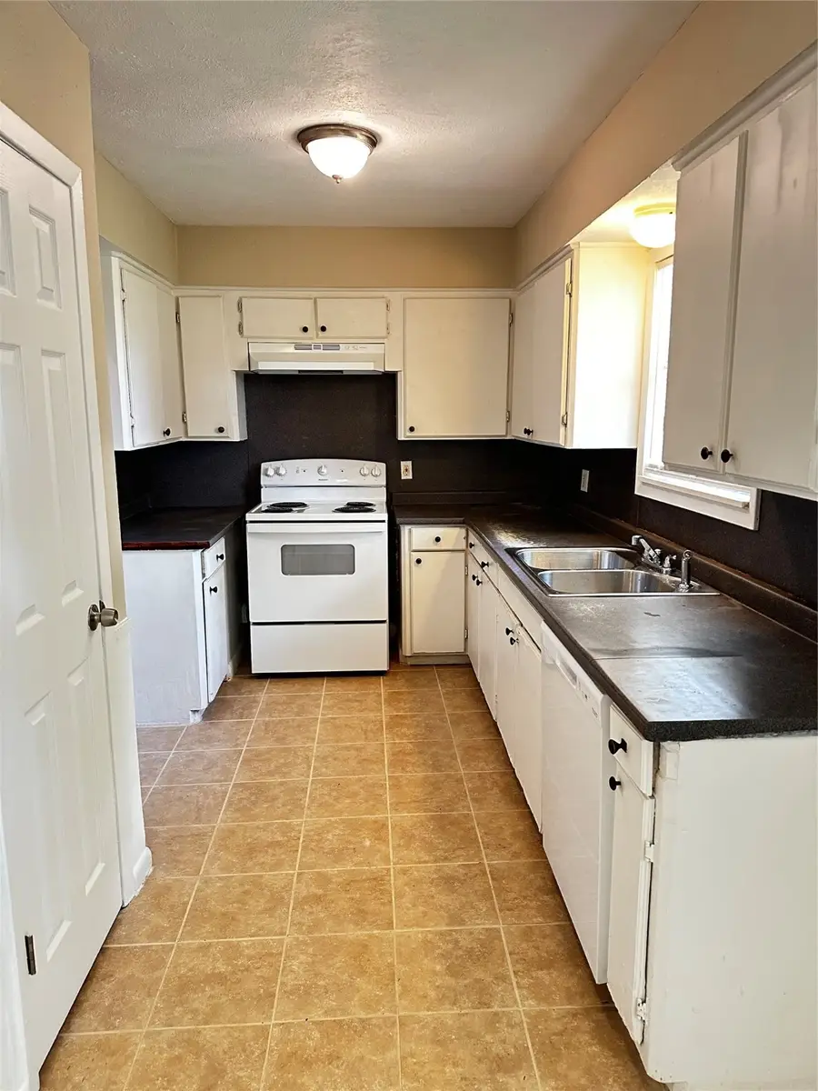 602 Harold Lane, Baytown, TX 77521 - Image #2