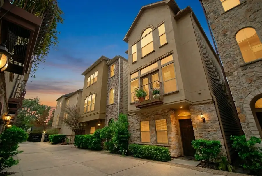 562 Bomar Street, Houston, TX 77006 - Image #2